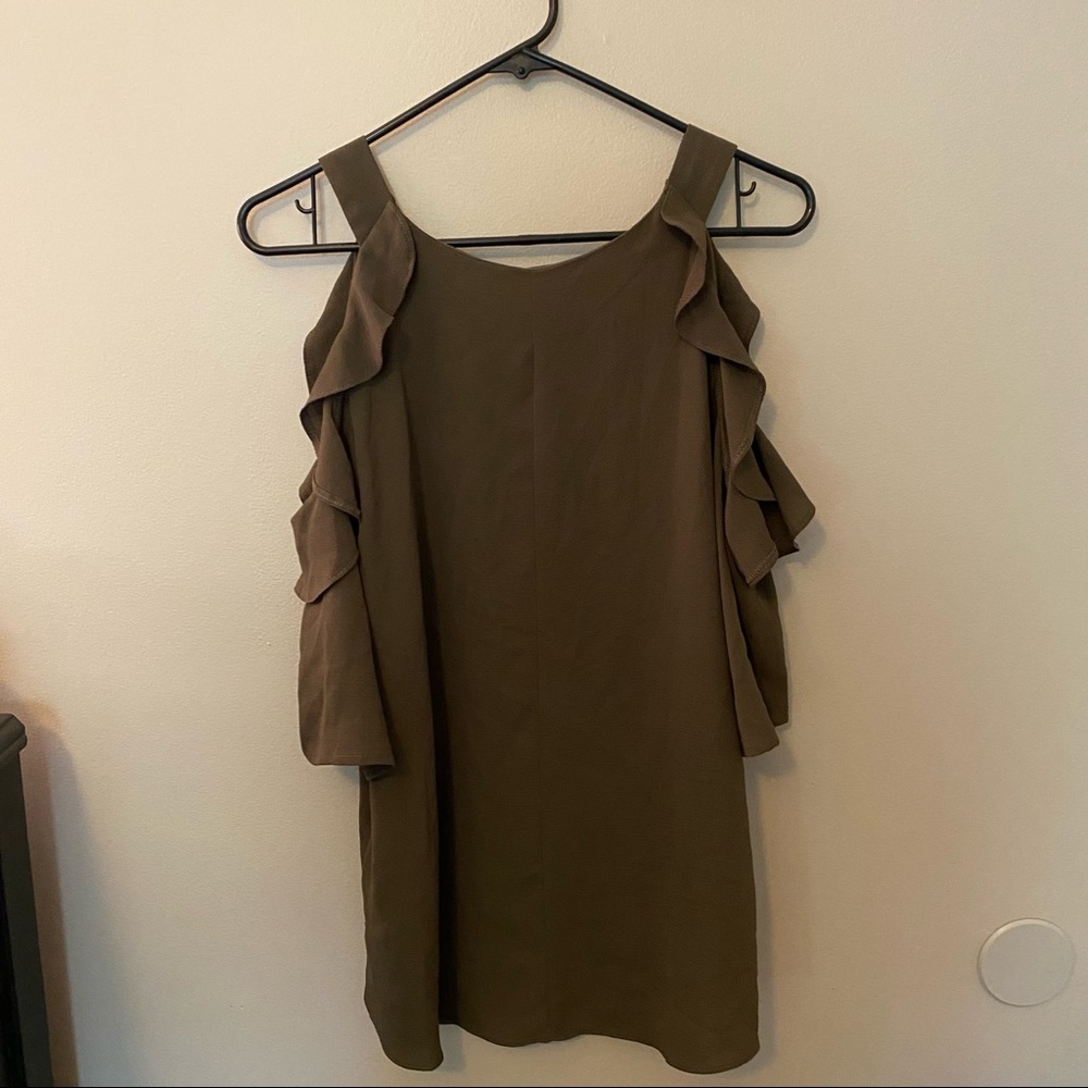 Off The Shoulder Ruffled Blouse - Picture 4 of 4